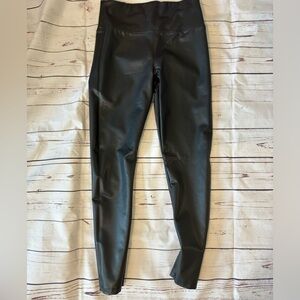 American Eagle Black Faux Leather High Rise Leggings Size Medium.